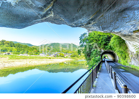 Aonodomon in early summer, Yabakei, Nakatsu City, Oita Prefecture 90398600