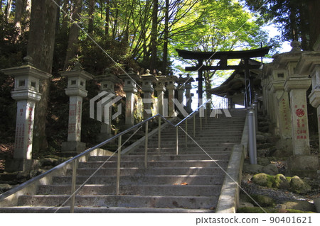 Mitsumine Shrine: Stairs leading to the viewing platform (Chichibu City, Saitama Prefecture) Mitsumine Shrine: Stairs leading to the viewing platform (Chichibu City, Saitama Prefecture) 90401621