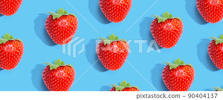 Fresh red strawberries overhead view 90404137