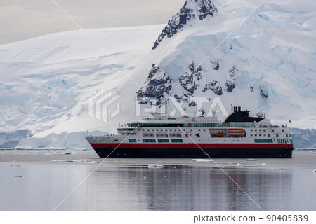 Expedition ship in Antarctic sea Expedition ship in Antarctic sea 90405839