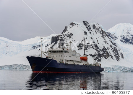 Expedition ship in Antarctic sea Expedition ship in Antarctic sea 90405877
