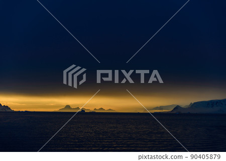 Sunset in Antarctica Sunset in Antarctica 90405879