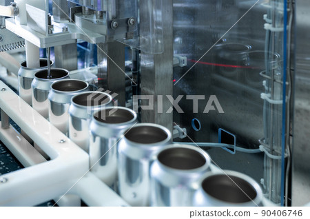 Empty new aluminum cans for drink process in factory line on conveyor belt machine at beverage 90406746