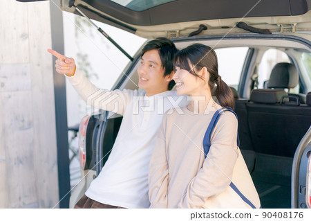 我的車和情侶 90408176