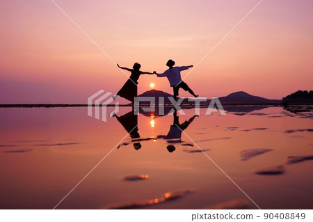 Evening view of Chichibugahama Kagawa Prefecture Evening view of Chichibugahama Kagawa Prefecture 90408849