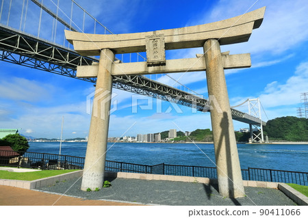 [Fukuoka Prefecture] Kanmon Bridge and Mekari Shrine in fine weather 90411066