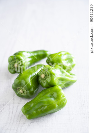 green pepper green pepper 90411259