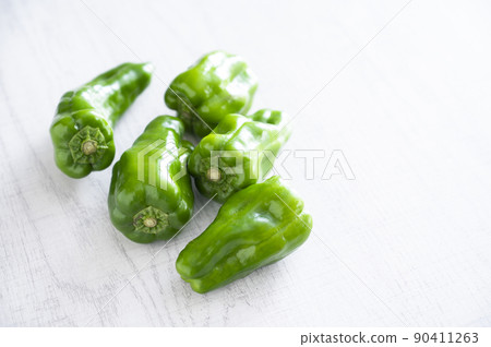 green pepper  90411263