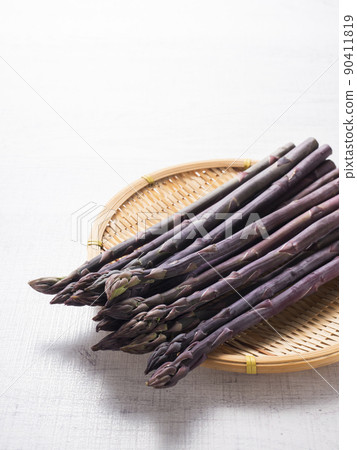 Purple asparagus Purple asparagus 90411819