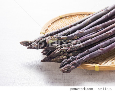 Purple asparagus Purple asparagus 90411820