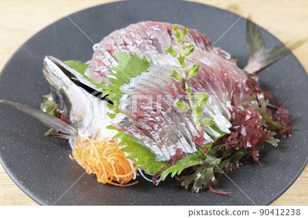 美味的竹莢魚生魚片 90412238