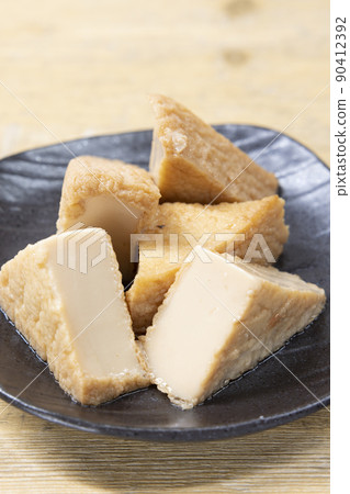 Delicious fried tofu Delicious fried tofu 90412392