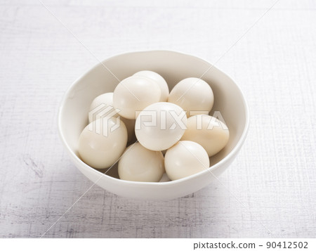 Boiled quail eggs 90412502