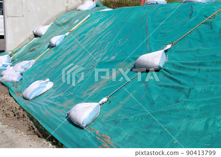 Sheet, sandbag, sandbag, construction site, construction, outdoor, blue sheet Sheet, sandbag, sandbag, construction site, construction, outdoor, blue sheet 90413799