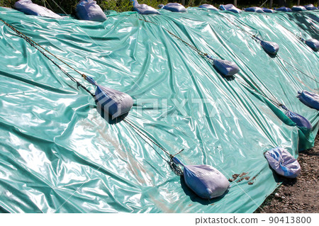 Sheet, sandbag, sandbag, construction site, construction, outdoor, blue sheet Sheet, sandbag, sandbag, construction site, construction, outdoor, blue sheet 90413800