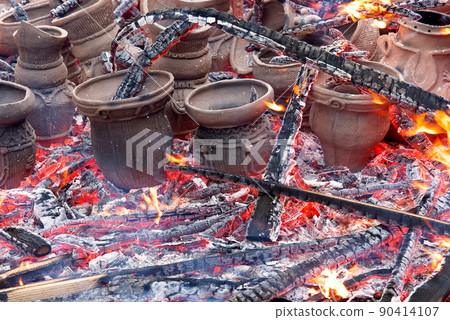 Created Jomon pottery assuming the production method of the time Created Jomon pottery assuming the production method of the time 90414107