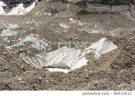 Glacier in the Valley 90415611