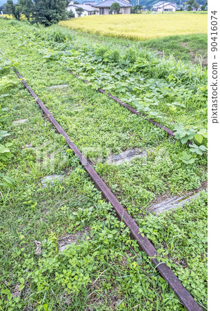 Abandoned line trace of autumn color (former JNR Kurayoshi line) 90416074