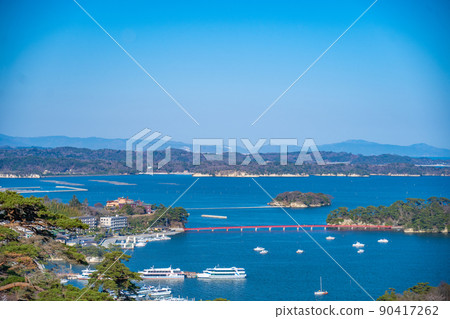 Matsushima Bay (Matsushima Town, Miyagi Prefecture) seen from Matsushima Park, one of the three most scenic spots in Japan 90417262