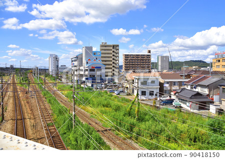 2021 年。從兒島站到岡山站的瀨戶大橋線風景 90418150