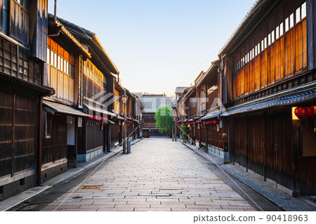Kanazawa Higashi Chaya Street Evening Scenery 90418963