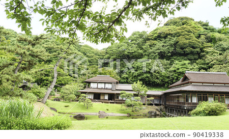 Sankeien, a scenic spot in Honmoku, Naka-ku, Yokohama City, Kanagawa Prefecture, where the fresh green is dazzling Sankeien, a scenic spot in Honmoku, Naka-ku, Yokohama City, Kanagawa Prefecture, where the fresh green is dazzling 90419338