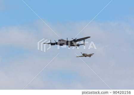 皇家空軍蘭開斯特轟炸機和颶風戰鬥機 皇家空軍蘭開斯特轟炸機和颶風戰鬥機 90420156