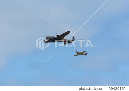 皇家空軍蘭開斯特轟炸機和颶風戰鬥機 90420161