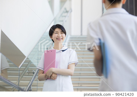Medical female nurse portrait photography cooperation "LINK FOREST" 90421420
