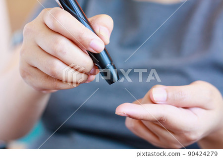 Test Blood Glucose For Diabetes 90424279