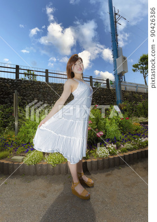 夏日白衣少女 夏日白衣少女 90426386