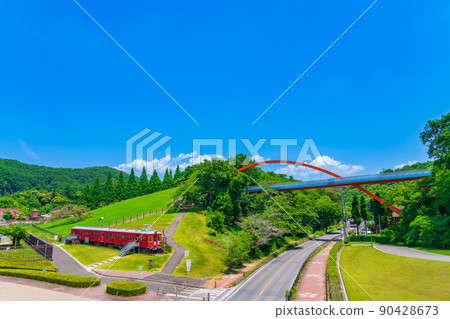 Kuragaike Park, a landscape full of greenery <Toyota City, Aichi Prefecture> 90428673