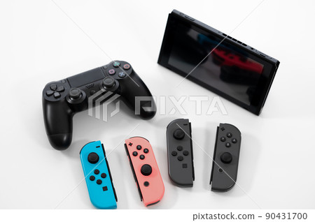 Game console-white background- 90431700