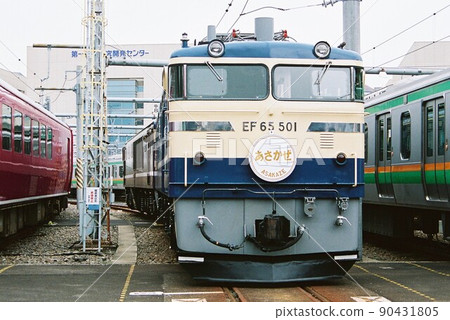 EF65 type 500 series (Asakaze) that stops at the depot EF65 type 500 series (Asakaze) that stops at the depot 90431805
