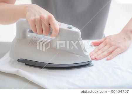 熨燙白T卹照片素材圖片 90434797