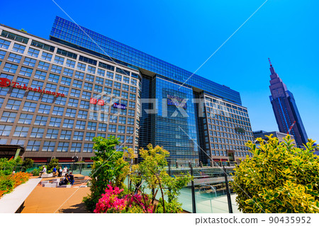 新宿街景、東京高島屋時代廣場(JR側) 新宿街景、東京高島屋時代廣場(JR側) 90435952