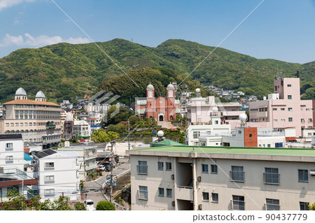 從和平公園看到的新鮮的綠色浦上大教堂 90437779