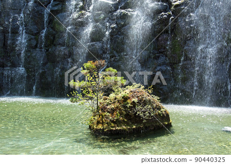 Yamanakako Hananomiyako Park Myojin Waterfall | In May, I was healed by the fresh greenery and the refreshing sound of the waterfall. Yamanakako Hananomiyako Park Myojin Waterfall | In May, I was healed by the fresh greenery and the refreshing sound of the waterfall. 90440325