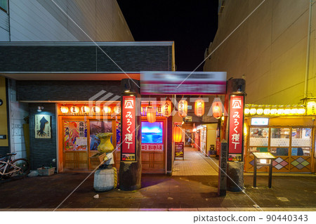 青森縣八戶市的夜景 90440343