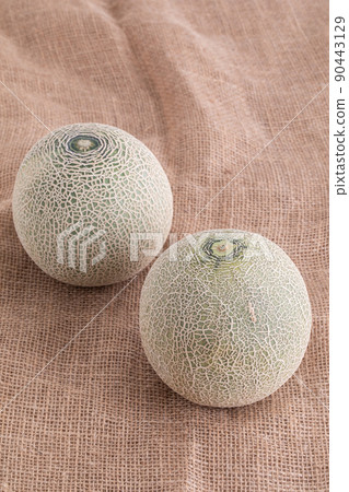 瓜放在麻瓜上 90443129