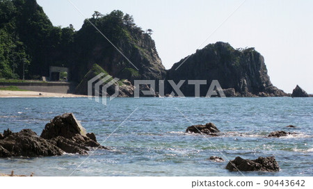 Blue sky, blue sea, white sand and blue pine rocks 90443642