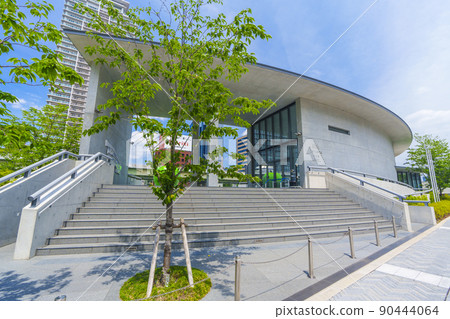 童書森林中之島新鮮的綠色季節 童書森林中之島新鮮的綠色季節 90444064