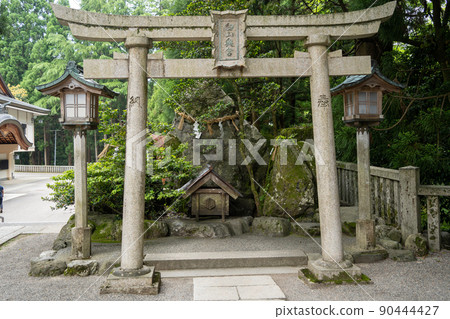 [Ishikawa Prefecture] Hakusan Hime Shrine 90444427