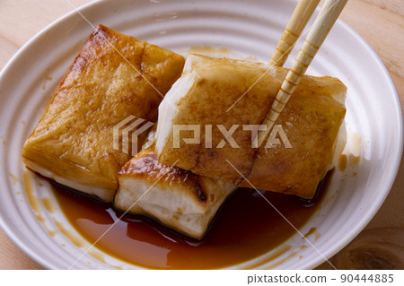 Isobe mochi entwined with soy sauce 90444885