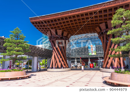 《Ishikawa Prefecture》 Kanazawa Station's Tsuzumi-mon Gate / Kanazawa Entrance 90444979