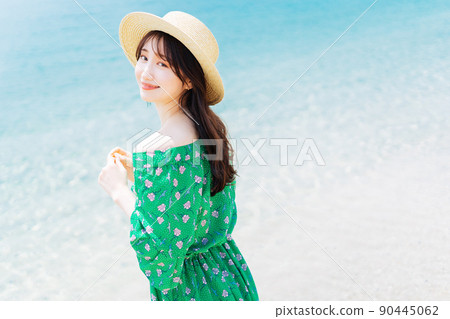 年輕女性的度假形象 90445062