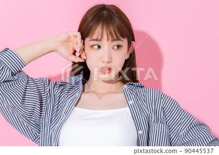 Young women's beauty 90445537