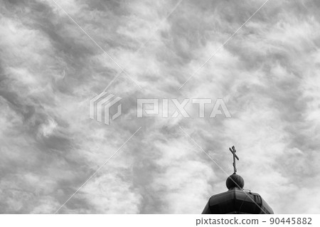 教堂屋頂天空雲彩 教堂屋頂天空雲彩 90445882