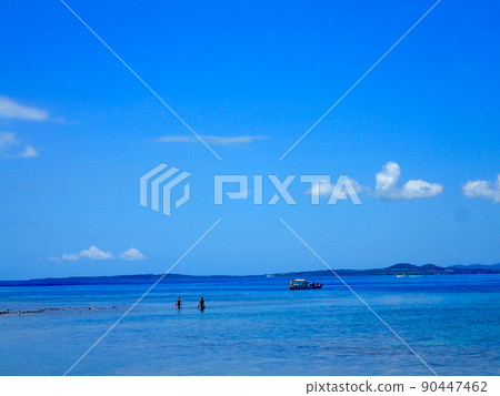 Osaki beach dyed in blue 90447462