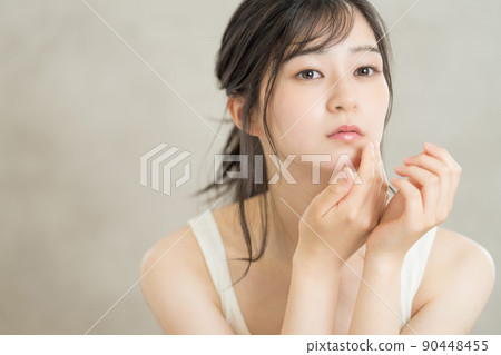 Young woman beauty 90448455